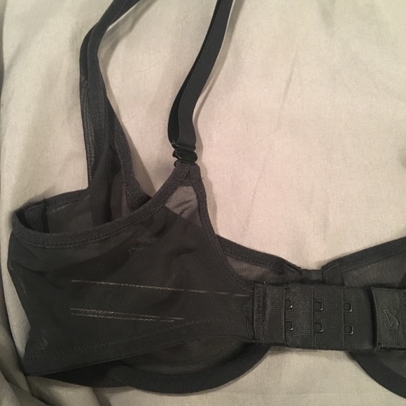 Victoria Secret - Picture 2 of 3